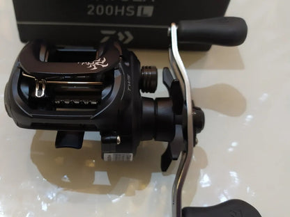 Carretilha Daiwa Tatula 200 esquerdo